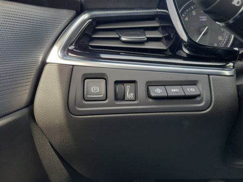 Certified 2025 Cadillac XT6 Premium Luxury w/ Platinum Package image 28