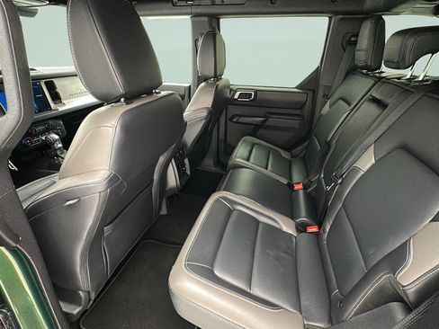Used 2025 Ford Bronco Outer Banks AWD/4WD image 9