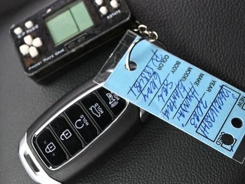 Used 2023 Hyundai Elantra SEL w/ Convenience Package image 29