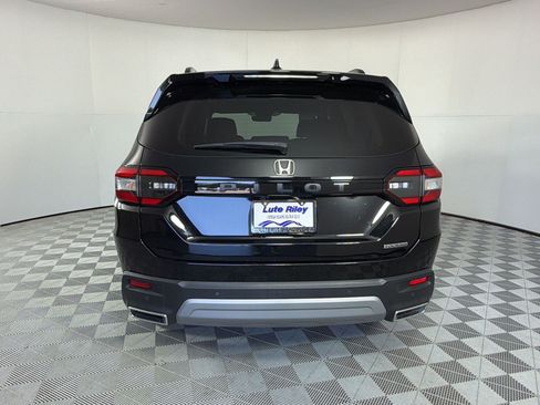 Used 2023 Honda Pilot Touring image 10