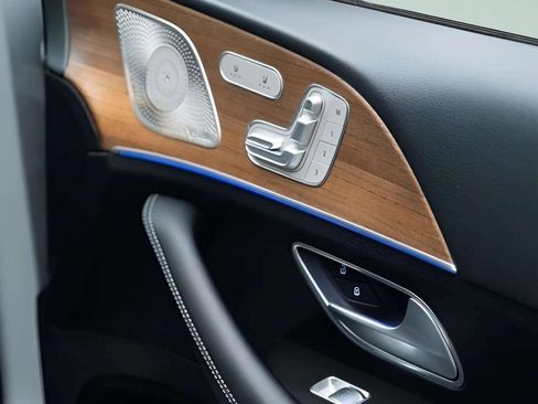 Used 2024 Mercedes-Benz GLE 450 4MATIC w/ Winter Package image 63