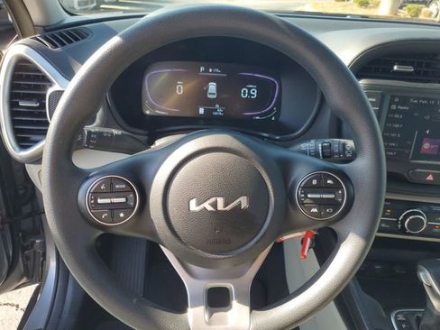 Certified 2025 Kia Soul LX image 15
