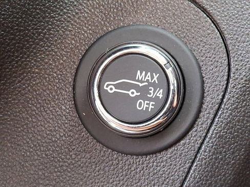 Used 2023 GMC Acadia SLE w/ Driver Convenience Package image 25