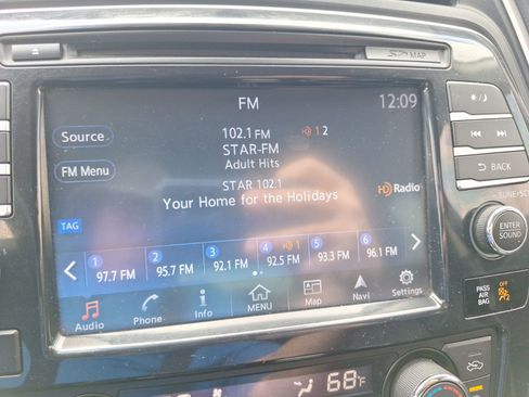 Used 2018 Nissan Maxima Platinum image 25