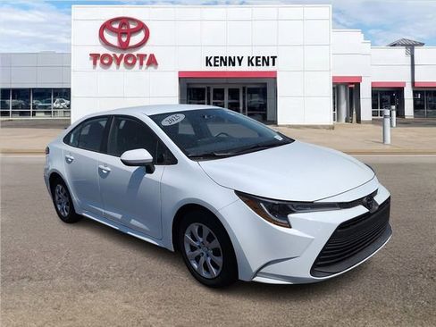 Certified 2025 Toyota Corolla LE FWD image 1