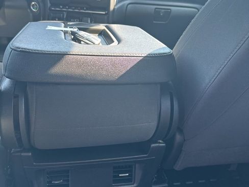 Used 2024 Chevrolet Silverado 3500 W/T image 29