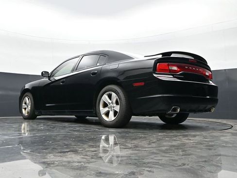Used 2012 Dodge Charger SE RWD image 21
