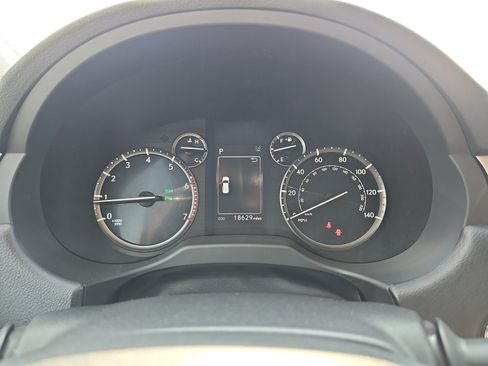 Used 2023 Lexus GX 460 Premium w/ Accessory Package AWD/4WD image 16