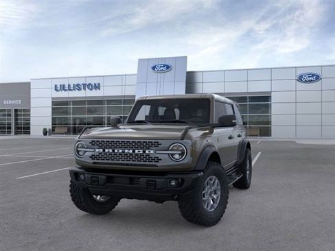 New 2025 Ford Bronco Badlands image 2