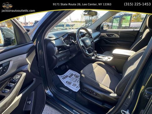 Used 2018 Chevrolet Traverse LT image 5