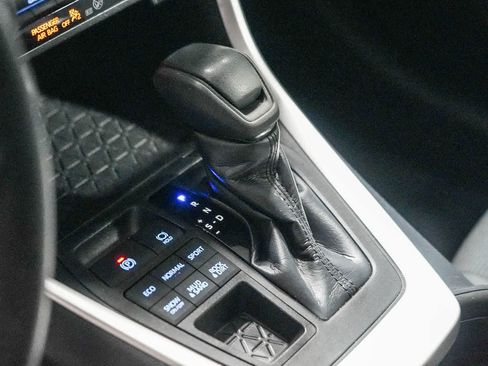 Certified 2021 Toyota RAV4 LE AWD/4WD image 19