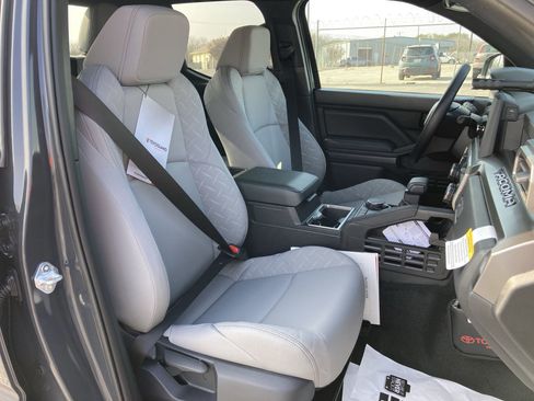 Certified 2026 Toyota Tacoma SR5 image 28