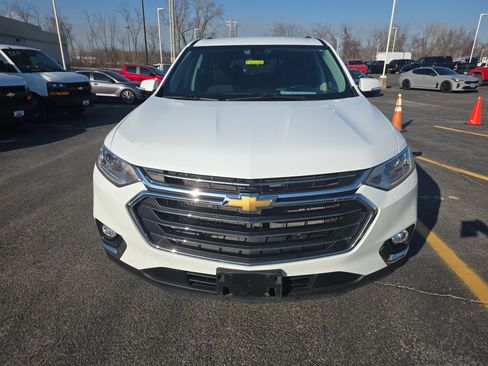 Used 2020 Chevrolet Traverse LT image 8