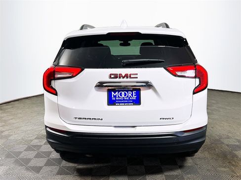 Used 2024 GMC Terrain SLE w/ Driver Convenience Package image 7