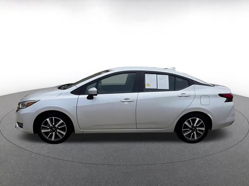 Used 2025 Nissan Versa SV FWD image 9