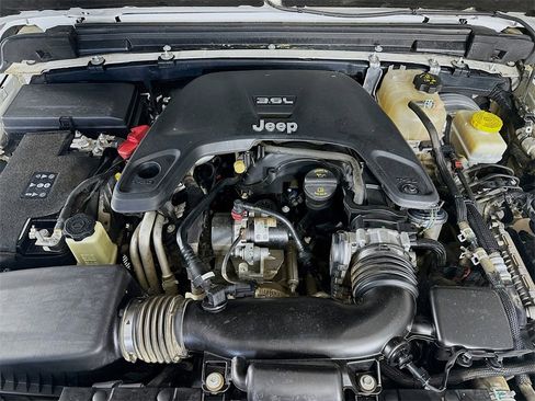 Used 2021 Jeep Wrangler Unlimited Rubicon image 32