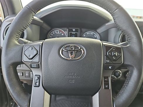 Used 2021 Toyota Tacoma TRD Off-Road image 19