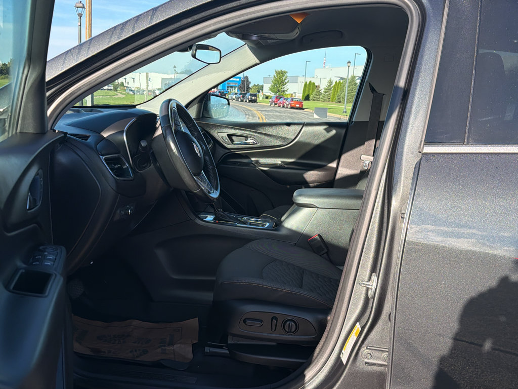 Used 2020 Chevrolet Equinox LT AWD/4WD image 13
