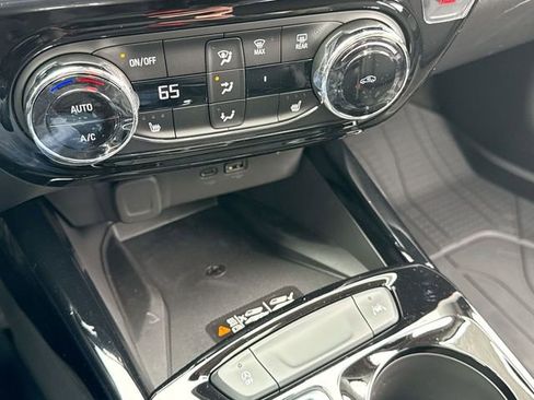 New 2026 Chevrolet Trax ACTIV w/ Sunroof Package FWD image 18