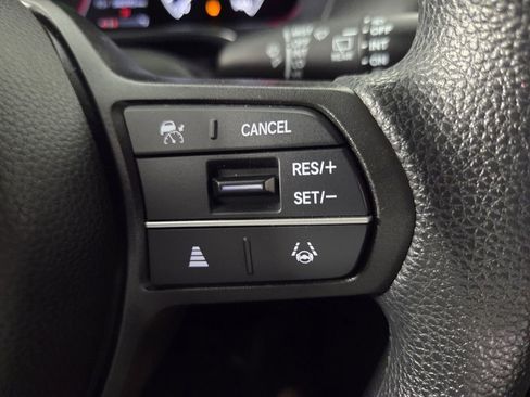 Used 2025 Honda HR-V LX image 17
