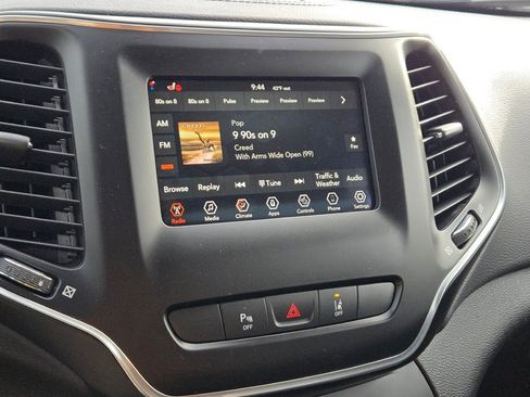 Used 2021 Jeep Cherokee Latitude Plus image 27