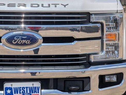 Used 2019 Ford F250 Lariat w/ Lariat Ultimate Package AWD/4WD image 9