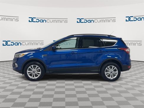 Used 2017 Ford Escape SE w/ Equipment Group 201A image 5