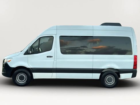 Used 2019 Mercedes-Benz Sprinter 2500 image 3