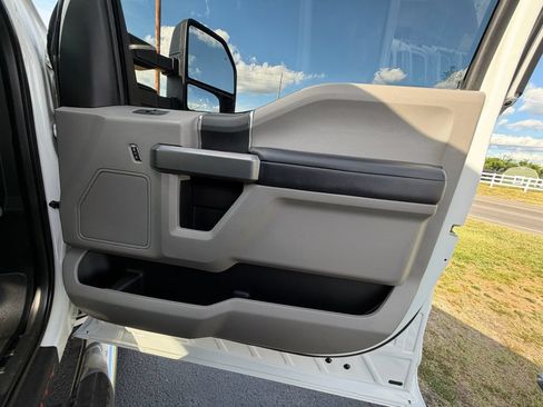 Used 2017 Ford F250 XLT w/ XLT Value Package AWD/4WD image 19