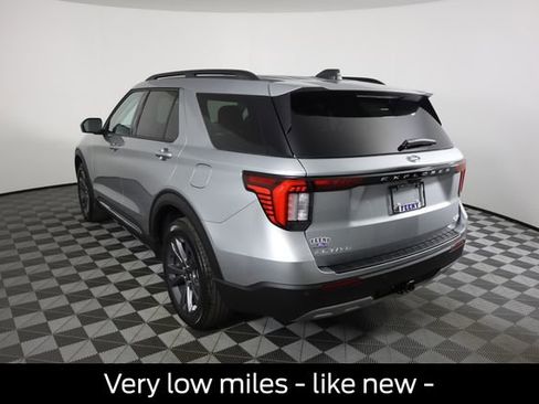 Certified 2025 Ford Explorer Active w/ Active Comfort Package image 7