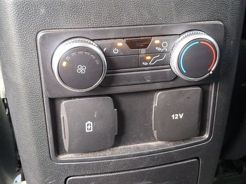 Certified 2022 Ford Explorer XLT w/ Equipment Group 202A AWD/4WD image 11