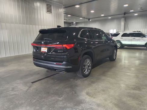 Used 2025 Buick Enclave Preferred AWD/4WD image 8