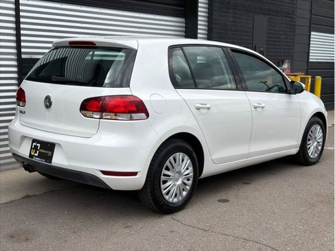 Used 2013 Volkswagen Golf 4-Door FWD image 9