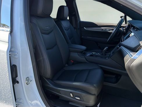 Certified 2026 Cadillac XT5 Luxury FWD image 19