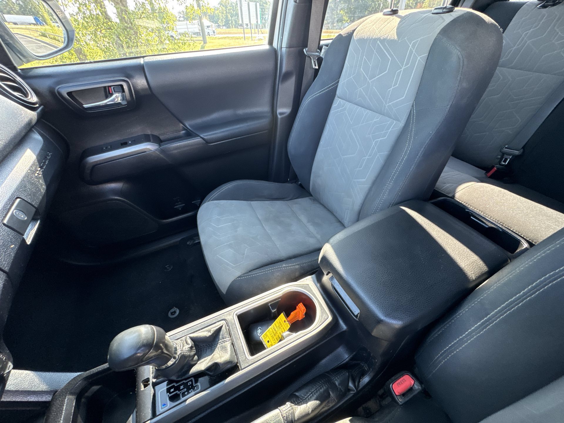 Used 2021 Toyota Tacoma TRD Off-Road w/ Technology Package AWD/4WD image 20