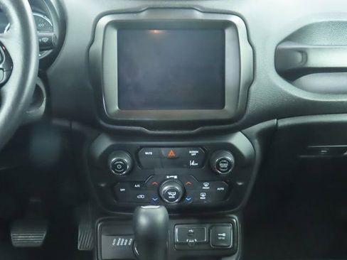 Used 2022 Jeep Renegade Trailhawk image 14