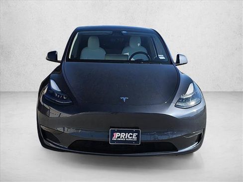 Used 2022 Tesla Model Y Performance image 8