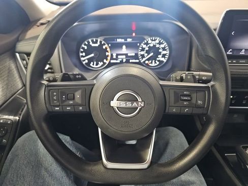Used 2023 Nissan Rogue S AWD/4WD image 13