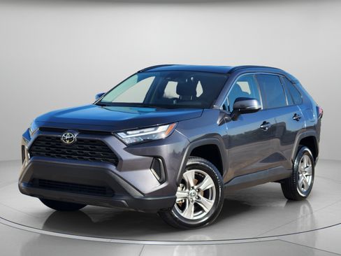 Used 2025 Toyota RAV4 XLE FWD image 1