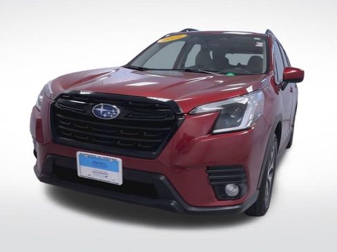 Used 2022 Subaru Forester Premium AWD/4WD image 3