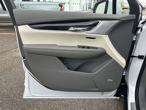 Certified 2023 Cadillac XT6 Premium Luxury w/ Technology Package image 17
