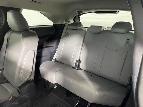 Used 2025 Toyota Sienna XLE image 14