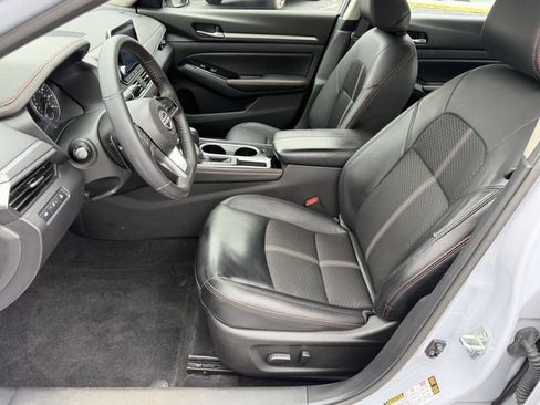 Used 2024 Nissan Altima 2.5 SR FWD image 28
