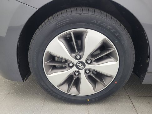 Used 2018 Hyundai Ioniq Limited FWD image 31