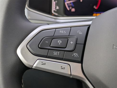 New 2026 Volkswagen Taos SEL image 32