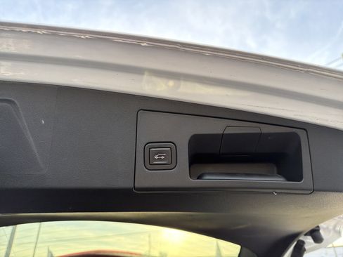 Used 2022 Cadillac XT5 Luxury image 32