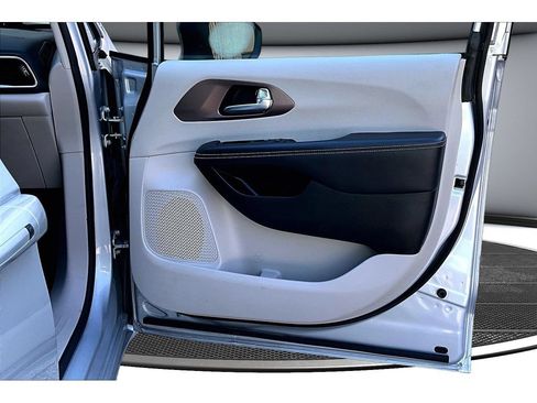 Certified 2024 Chrysler Voyager LX FWD image 48