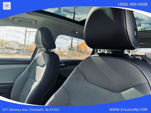 Used 2022 Volkswagen Taos SE image 10