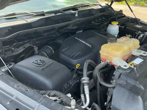 Used 2018 RAM 1500 Laramie w/ Convenience Group AWD/4WD image 19