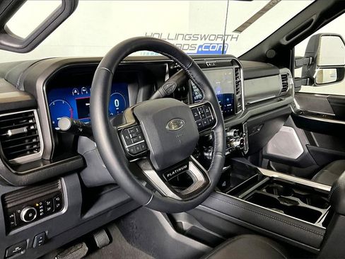 Used 2025 Ford F250 Platinum image 10